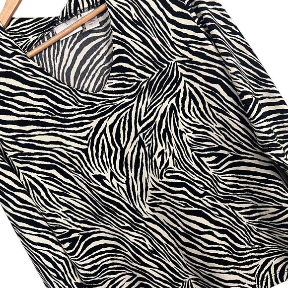 Chicos Women's M 8/10 Zebra Print V-Neck Top Stretch Slinky Career USA Made‎ - Picture 1 of 11